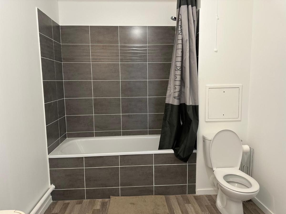 Agreable 2 Pieces Avec Balcon Et Parking Transports By Immo Kit Bnb Sarcelles Ngoại thất bức ảnh