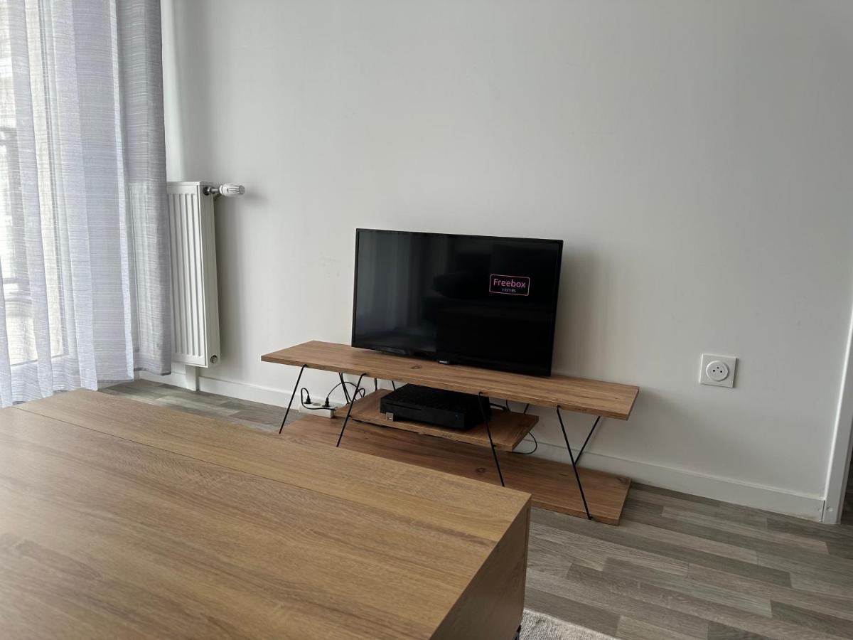 Agreable 2 Pieces Avec Balcon Et Parking Transports By Immo Kit Bnb Sarcelles Ngoại thất bức ảnh