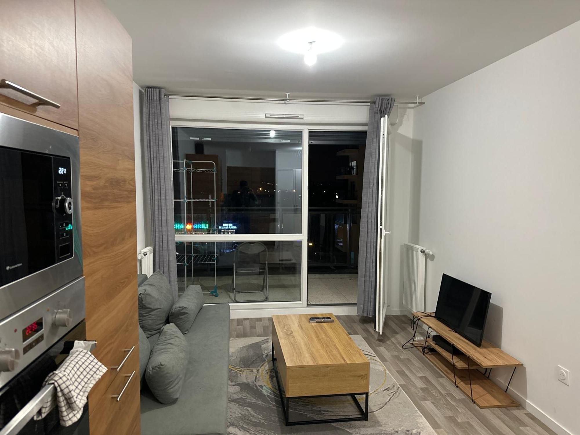 Agreable 2 Pieces Avec Balcon Et Parking Transports By Immo Kit Bnb Sarcelles Ngoại thất bức ảnh