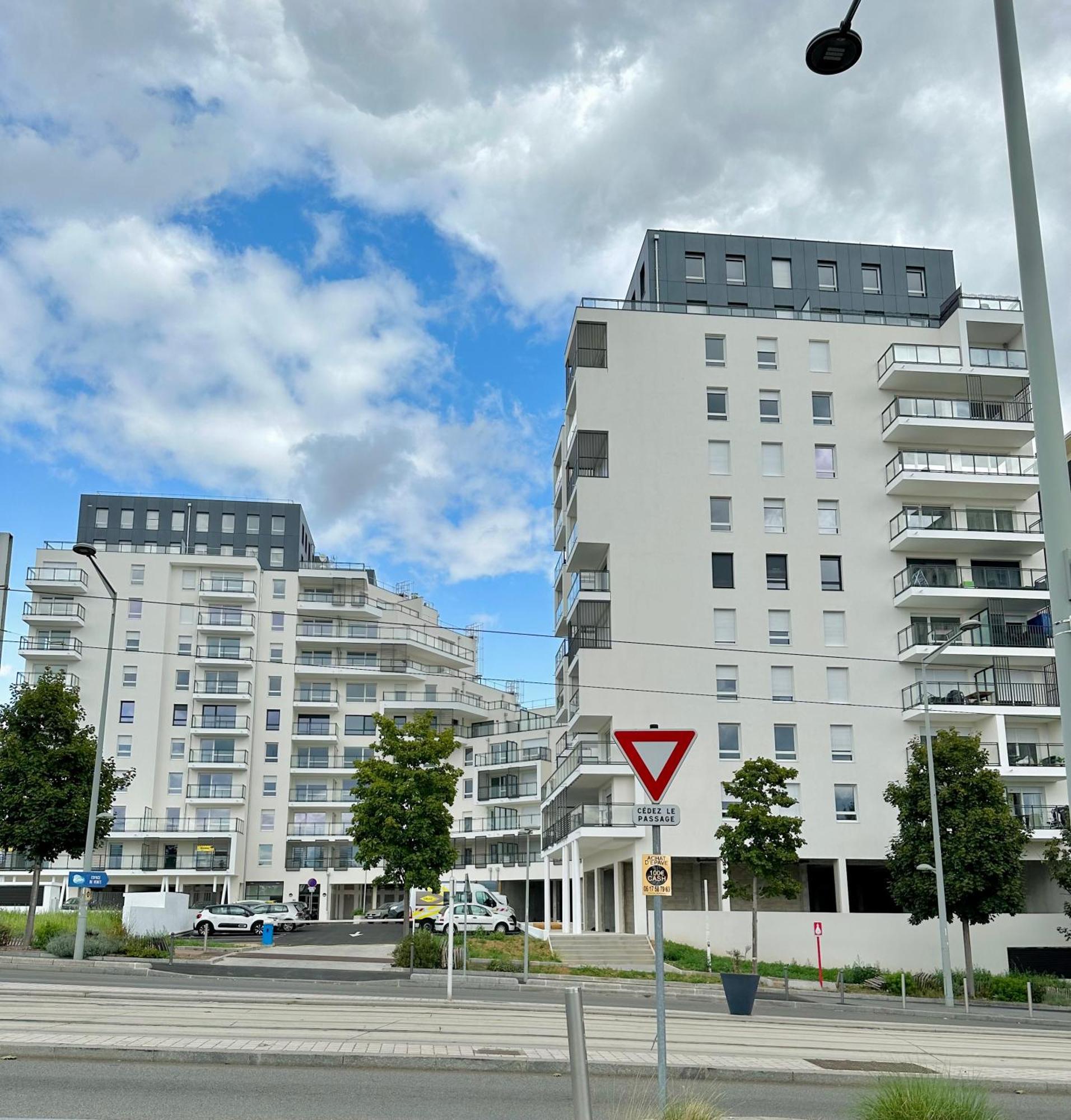 Agreable 2 Pieces Avec Balcon Et Parking Transports By Immo Kit Bnb Sarcelles Ngoại thất bức ảnh